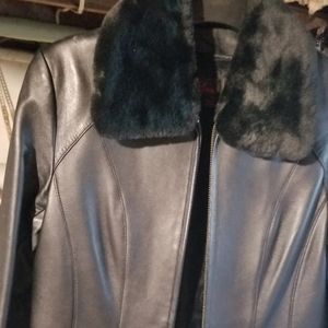 Danier Leather Insulated Jacket sz. S-P